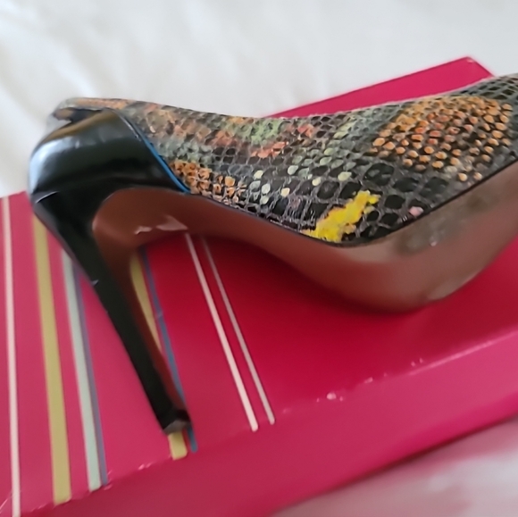 Heels,  💗 BCBG Pumps 6M - Picture 6 of 11